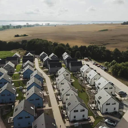 Familienhaus Mit Terrasse Auf Ruegen