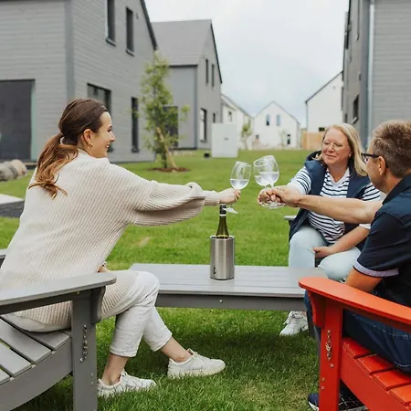 Familienhaus Mit Terrasse Auf Ruegen